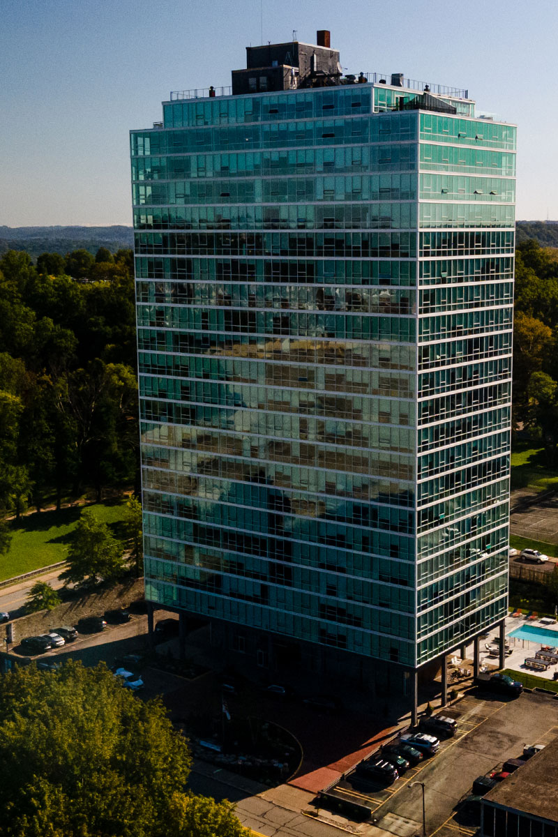 Albion Oak Park Apartment Building